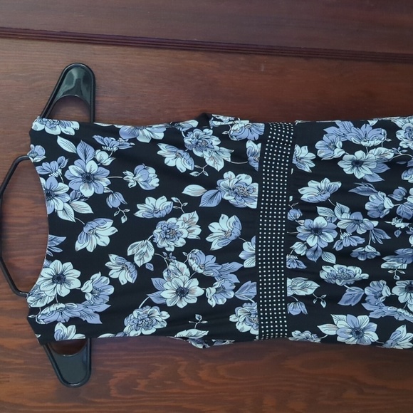 Soma Bliss Handkerchief Built In Bra Midi Dress in Palace Purple Floral Size XS - Picture 10 of 12